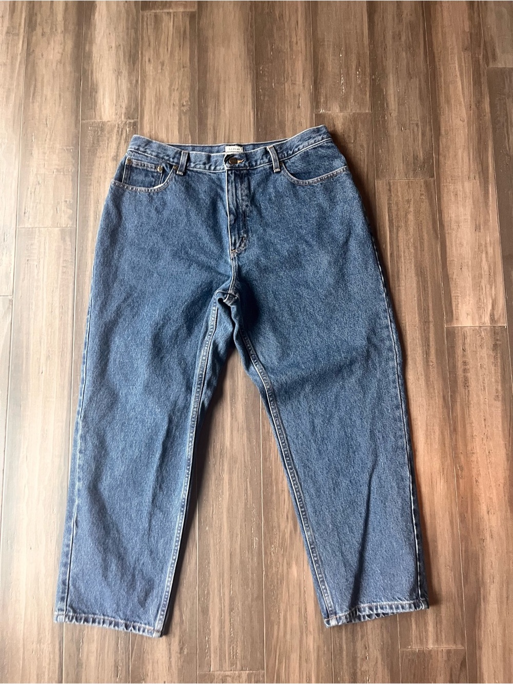 L.L. Bean Relaxed Fit Women’s Medium Blue Denim Classic Fit Jeans